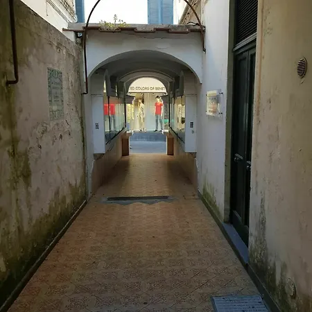 Via Vittorio Emanuele 50 * Capri